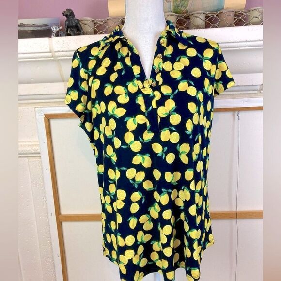 Jones NY fresh lemon print stretchy V neck button up top w/ cute collar runs big - Picture 1 of 11